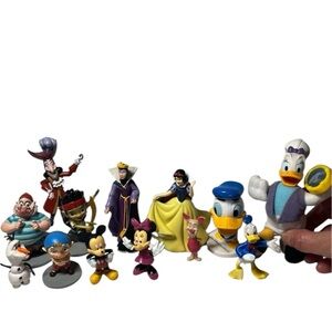 Disney Character Figurine Set. Collectible. Evil queen. Doc. Donald. Daisy. Mick